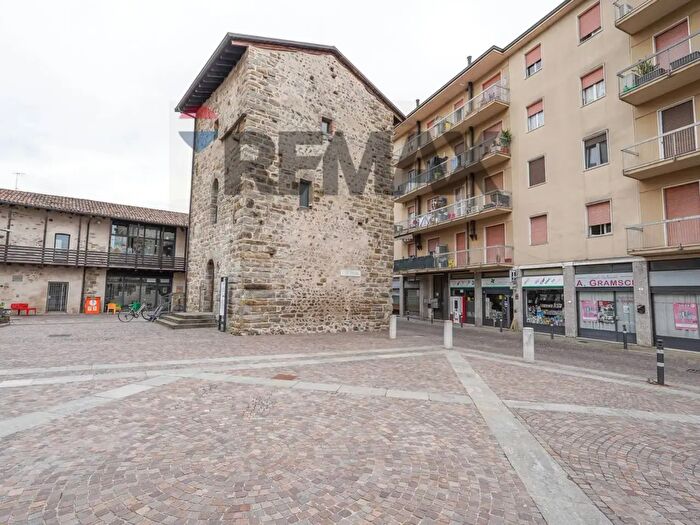 Appartamento trilocale in vendita in Via Roma, Mapello