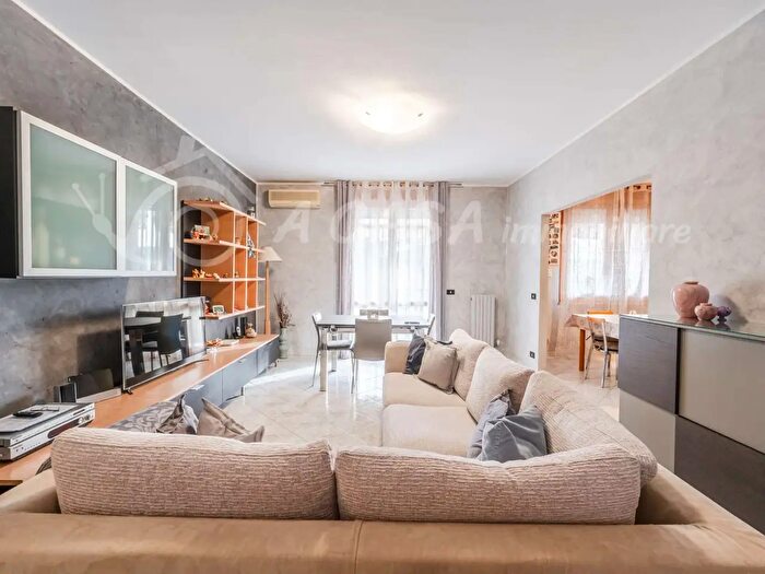 Appartamento trilocale in vendita in Via Boni E Gavazzi, Noceto