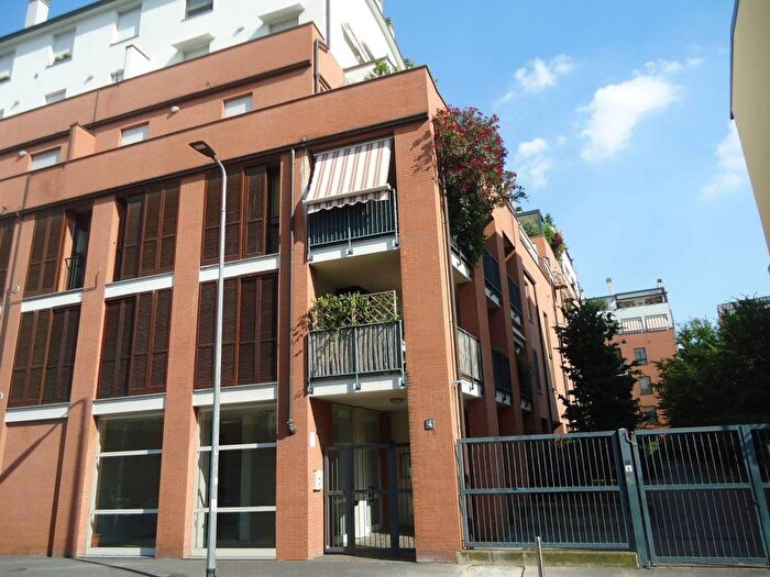 Appartamento trilocale in affitto in Via Diodoro Siculo, Greco Segnano, Milano