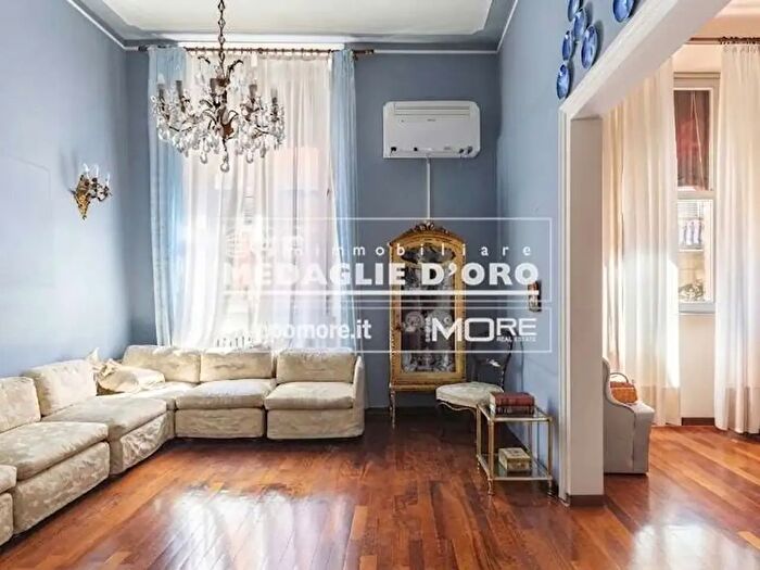 Appartamento con 5 locali in vendita in AdZe Via Emilia Centro, Modena