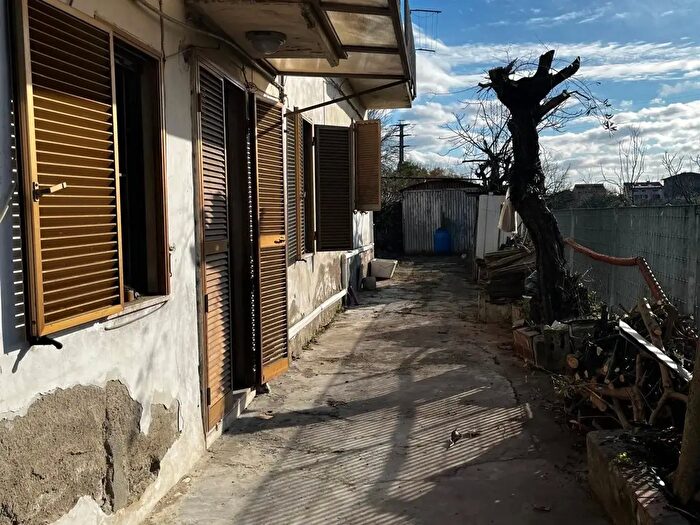 Casa con 7 locali in vendita in Agliana