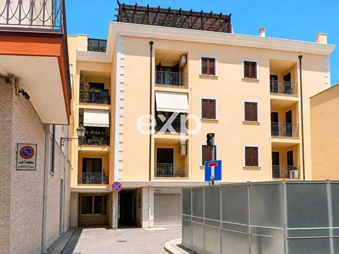 Appartamento con 6 locali in vendita in Corso Cavour, Andria