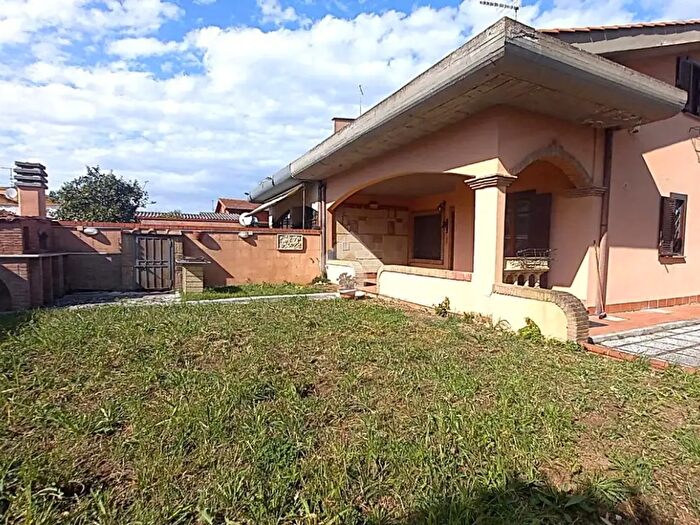 Casa trilocale in vendita in Via Pisa, Ardea