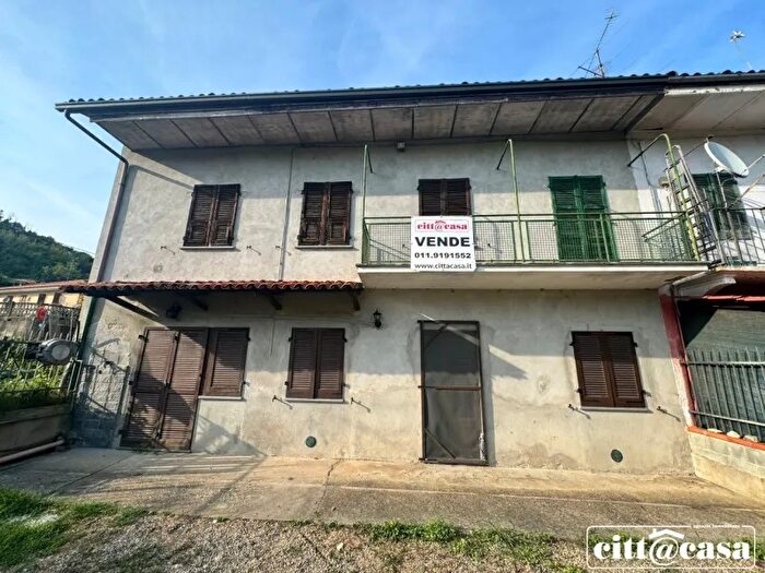 Casa con 6 locali in vendita in Verrua Savoia