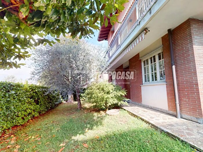 Appartamento bilocale in vendita in Via Antonio Vivaldi, Verano Brianza