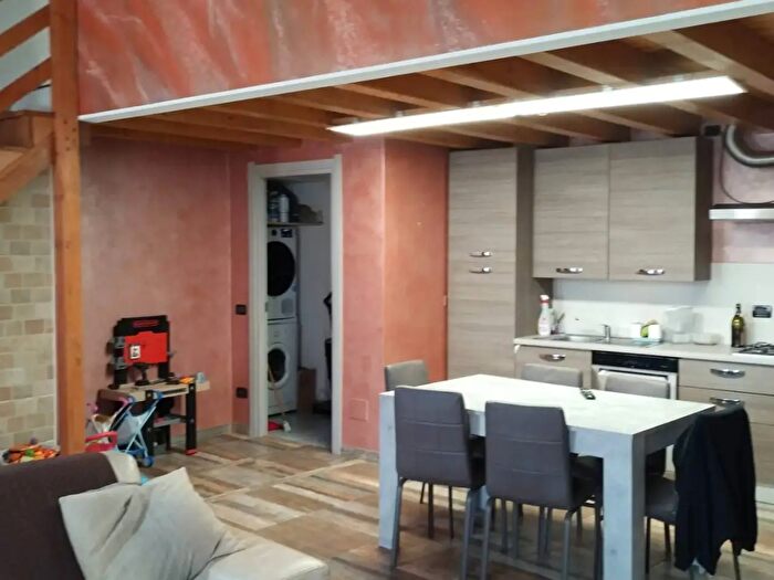 Appartamento trilocale in vendita in Via Manzoni, Medolago