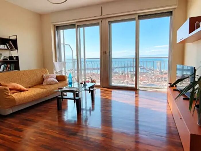 Appartamento con 6 locali in vendita in Via Don Abbo, Imperia