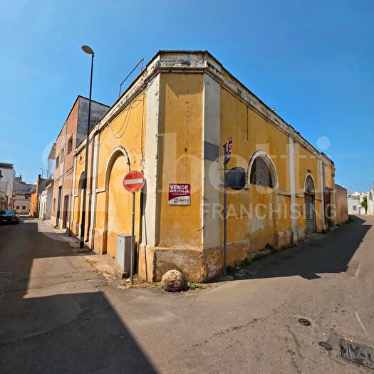 Casa con 20 locali in vendita in Via Convento, Racale