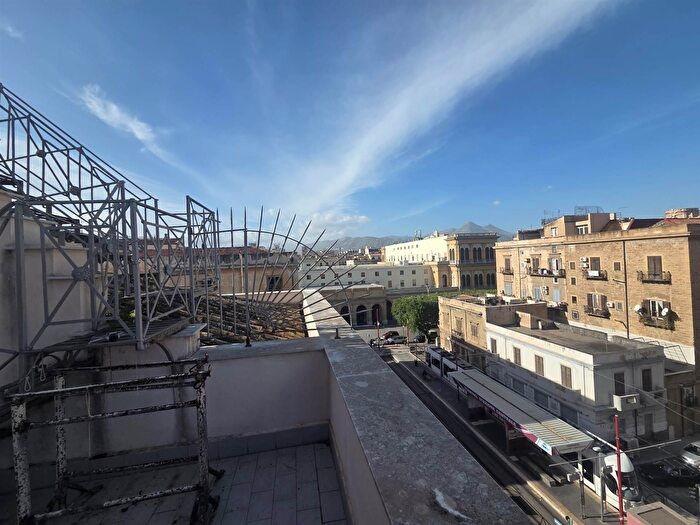 Appartamento con 6 locali in vendita in Rosario Gregorio, Palermo