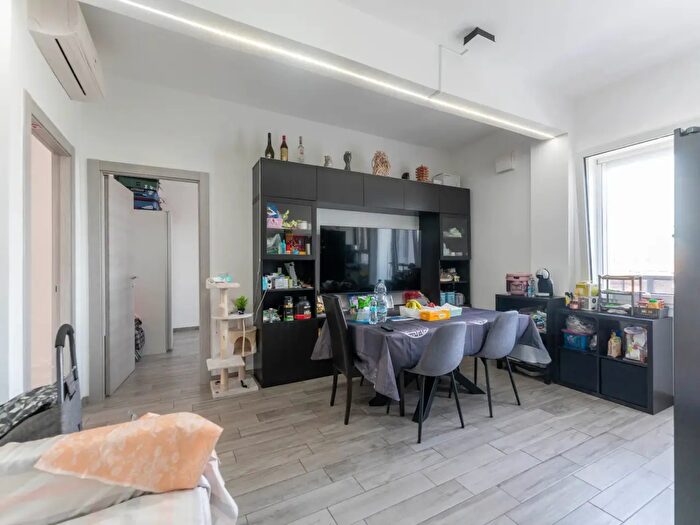 Appartamento con 6 locali in vendita in Via Stalingrado, Bologna