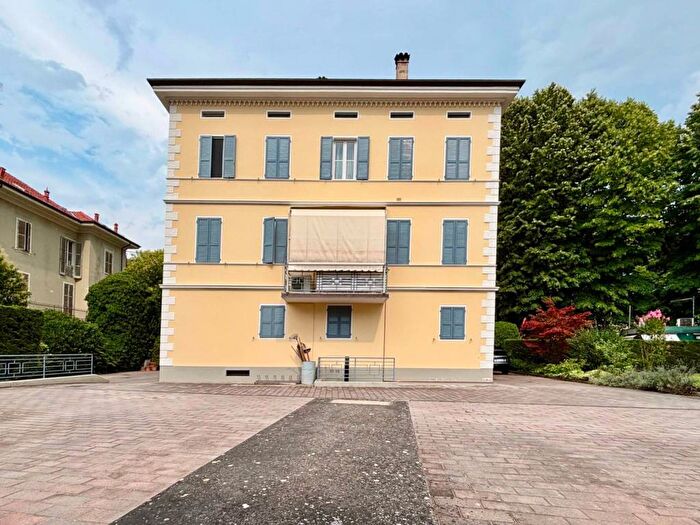 Appartamento trilocale in affitto in Via del Popolo, Centro, Langhirano