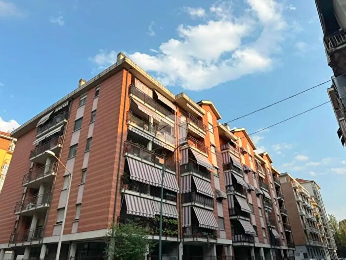 Appartamento trilocale in vendita in Corso Toscana, Torino