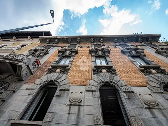 Appartamento quadrilocale in vendita in Via Giacinto Gallina, Milano