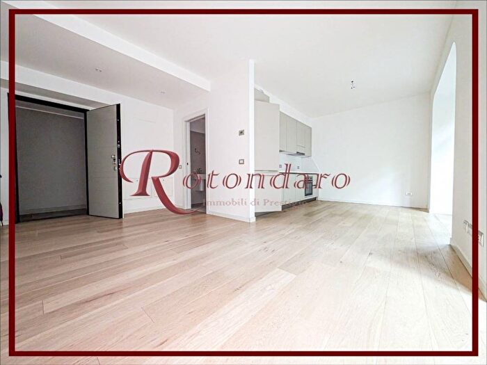 Appartamento bilocale in affitto in Via Andrea Solari, Solari, Milano