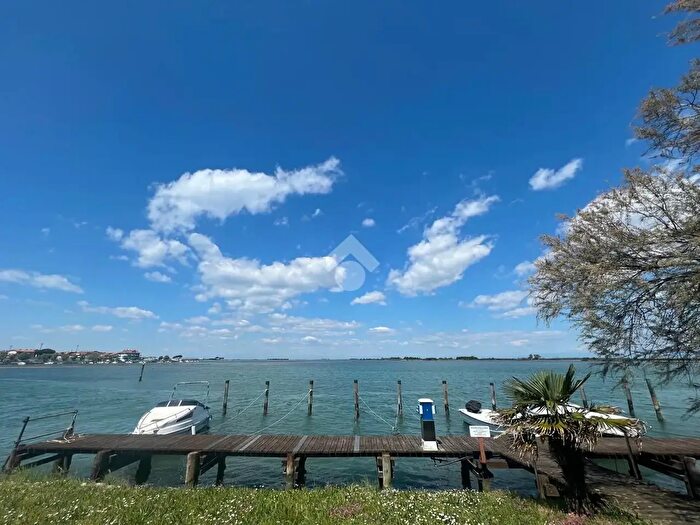 Appartamento trilocale in vendita in Riva Ugo Foscolo, Grado