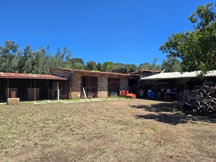 Appartamento con 7 locali in vendita in Via Liguria, Monte Romano