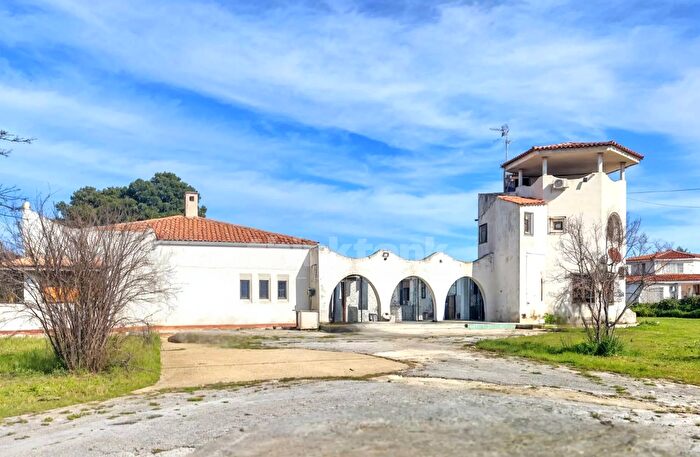 Casa con 15 locali in vendita in Viale Epipoli, Siracusa