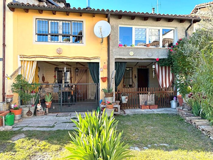 Casa con 8 locali in vendita in SantAgata Fossili