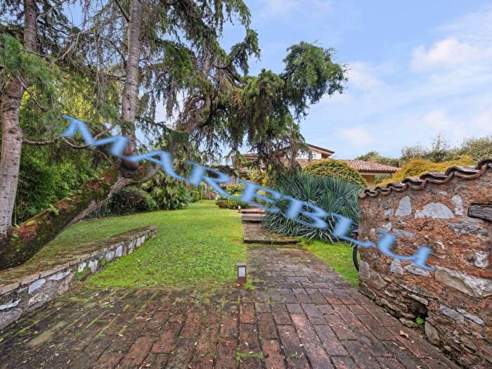 Casa con 6 locali in affitto in Via Gino Balduini, Caranna, Forte dei Marmi