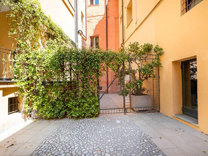 Appartamento bilocale in affitto in Via de' Poeti, Castiglione Tribunale, Bologna