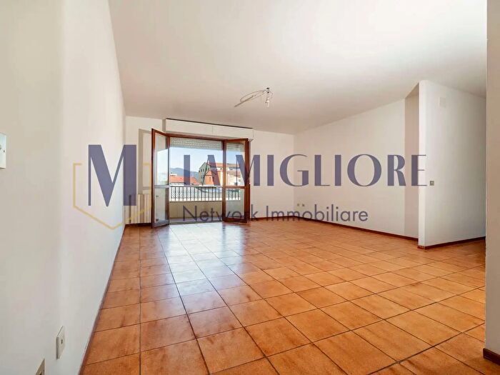 Appartamento con 5 locali in vendita in Montemurlo
