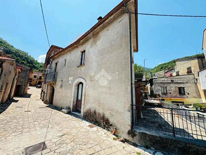Casa trilocale in vendita in Via Giuseppe Garibaldi, San Martino Valle Caudina