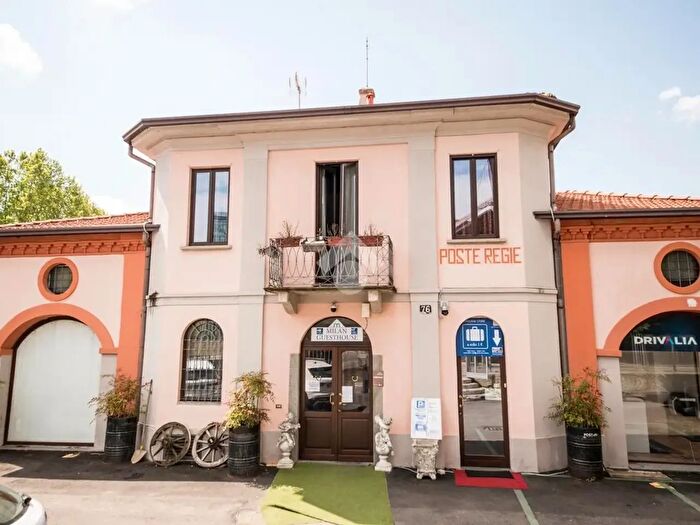Casa con 10 locali in vendita in Via Giovanni Battista Cassinis, Milano