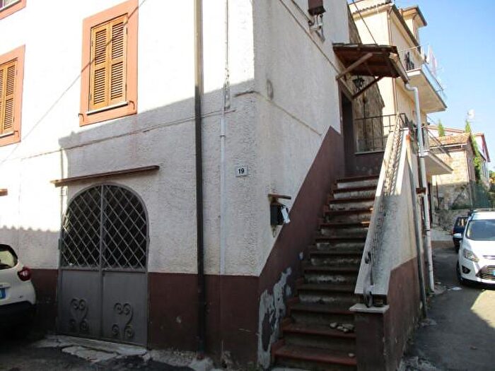 Appartamento trilocale in vendita in Via Enrico Celestini, Vasanello