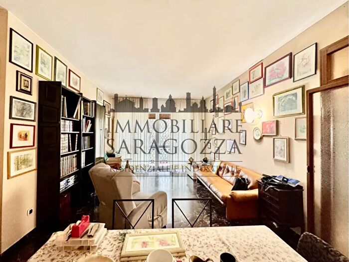 Appartamento con 5 locali in vendita in Via Odone Belluzzi, Bologna