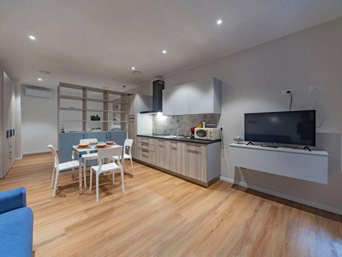 Appartamento bilocale in affitto in Scalette Santa Teresa, Marina, Cagliari