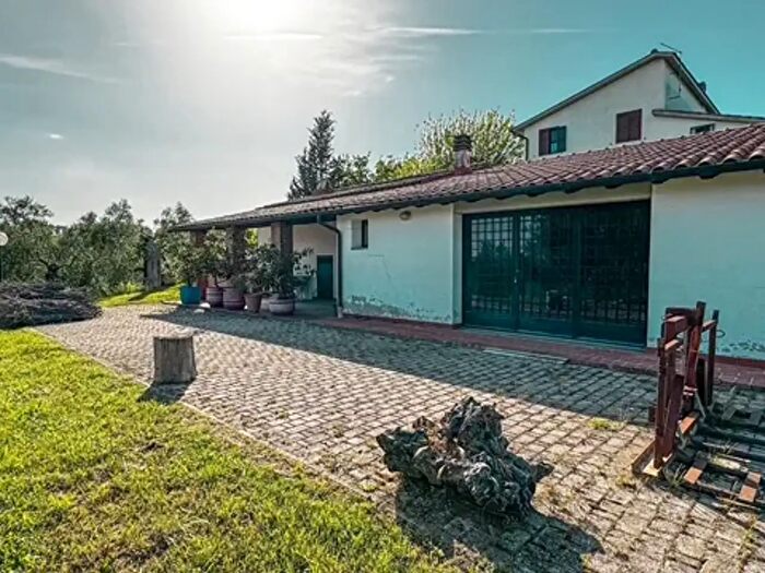 Casa con 6 locali in vendita in Vocabolo Carzaconte, Magliano Sabina