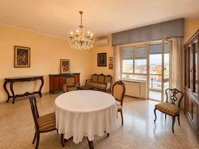 Appartamento con 5 locali in vendita in Cagliari