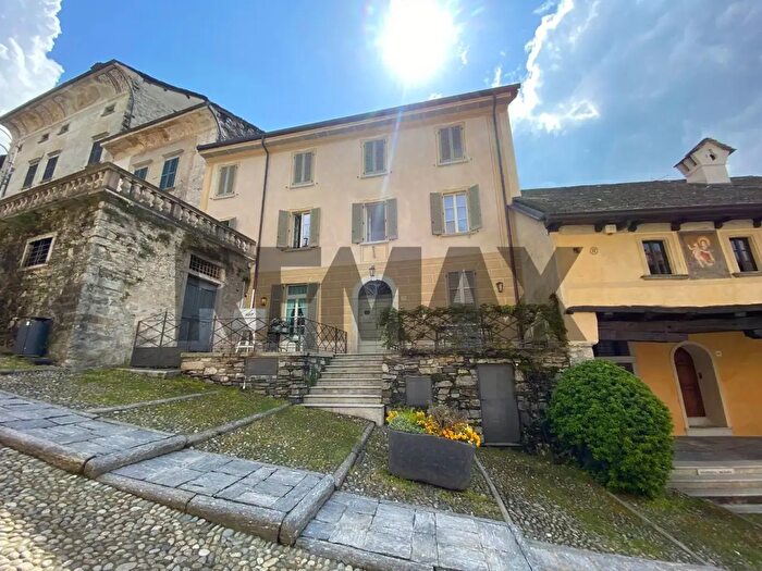 Appartamento trilocale in vendita in Via Caire Bertoletti, Orta San Giulio