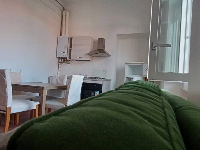 Appartamento trilocale in affitto in Via Garegnano, Musocco, Milano