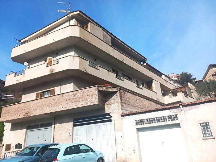 Appartamento con 6 locali in vendita in Via Marconi, San Gregorio Da Sassola