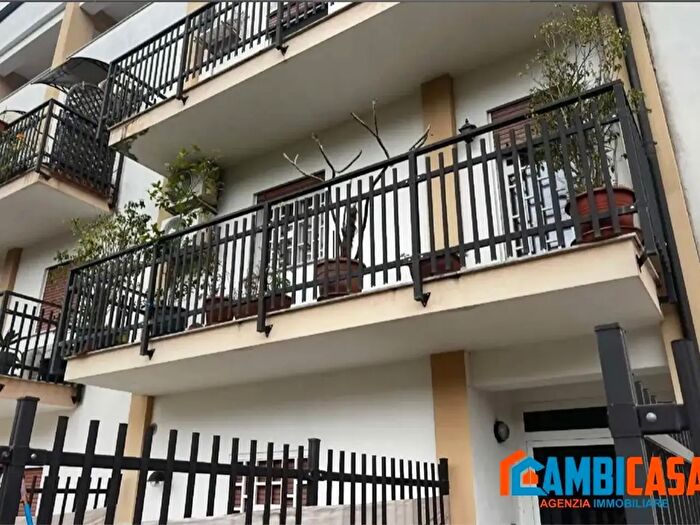 Appartamento trilocale in vendita in Via Damiano Macaluso, Palermo