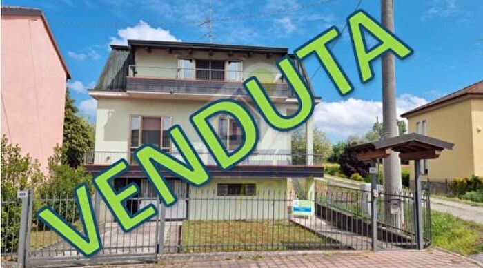 Casa con 6 locali in vendita in Via Cremona, Pizzighettone