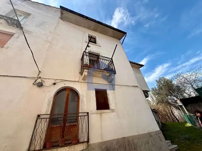 Casa con 5 locali in vendita in Via Peligna, Pennadomo