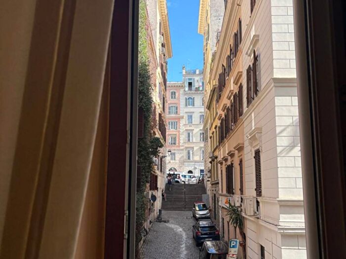 Appartamento quadrilocale in affitto in Via Urbana, Monti, Roma