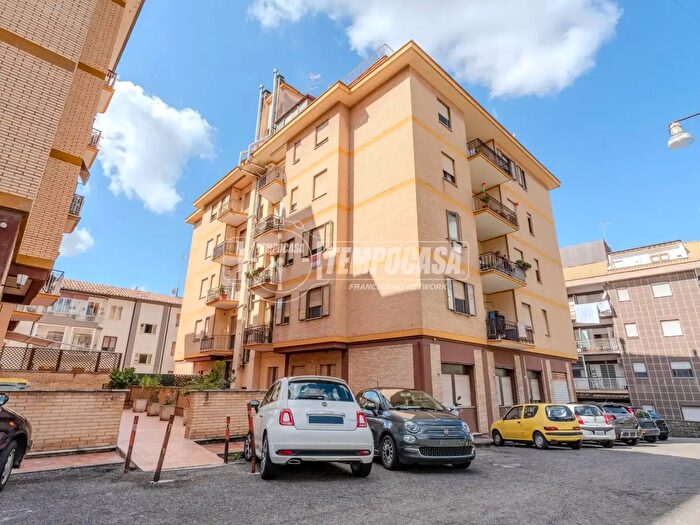 Appartamento quadrilocale in vendita in Via Monte Bianco, Viterbo