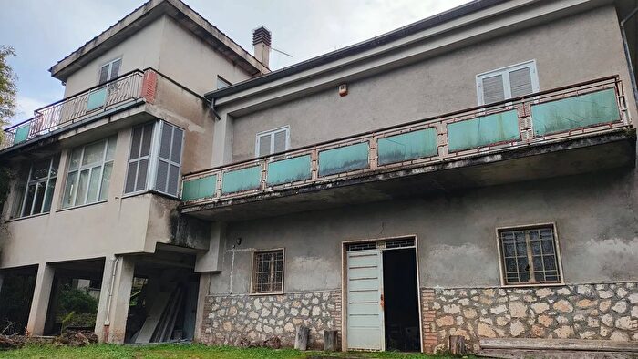 Casa con 5 locali in vendita in Via Carpinetana Ovest ° Traver, Segni