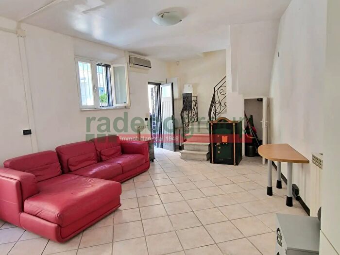 Appartamento trilocale in vendita in Via Calzabigi, Livorno
