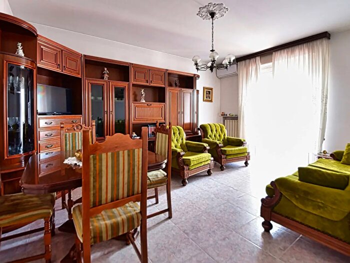 Appartamento trilocale in vendita in Cislago