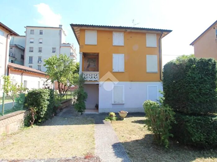 Casa con 5 locali in vendita in Via Guido da Bagnolo, Bagnolo In Piano