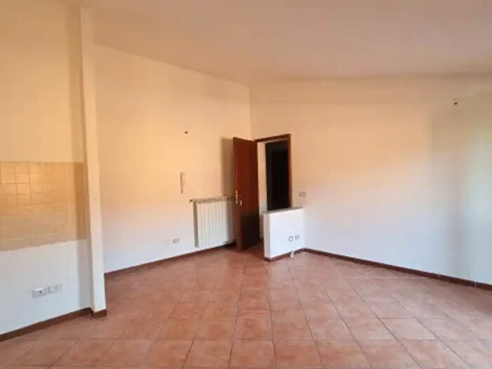 Appartamento trilocale in vendita in Via Casella, Cremona