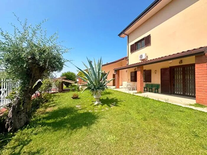 Casa con 6 locali in vendita in Via Pietraferrazzana, Roma