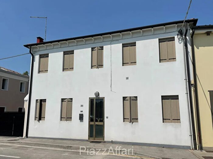 Casa trilocale in vendita in Via fra' Zaccaria Tevo, Piove Di Sacco
