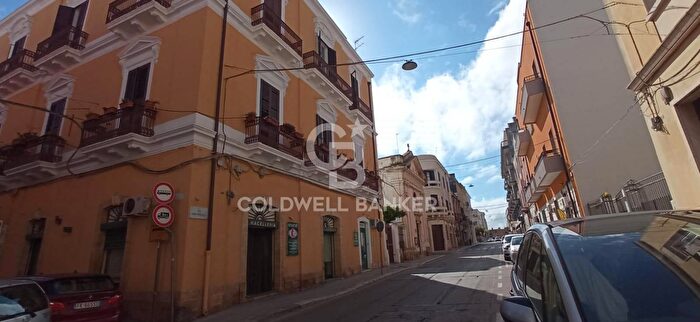 Appartamento con 6 locali in vendita in Via Cavour, Brindisi