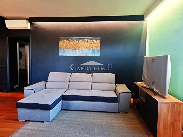 Appartamento trilocale in affitto in Via Sirmione, Desenzano Del Garda