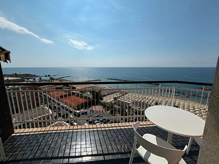 Appartamento bilocale in affitto in Via SantErasmo Taggia, Taggia